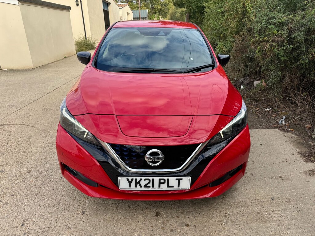 Nissan Leaf 40Kwh N-connecta Hatchback 150 Red #4