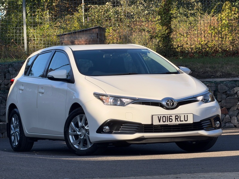 Toyota Auris 1.2 Vvt-i Icon Euro White #2