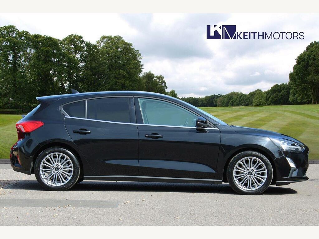 Ford Focus 1.0T Ecoboost Titanium X Edition Black #4