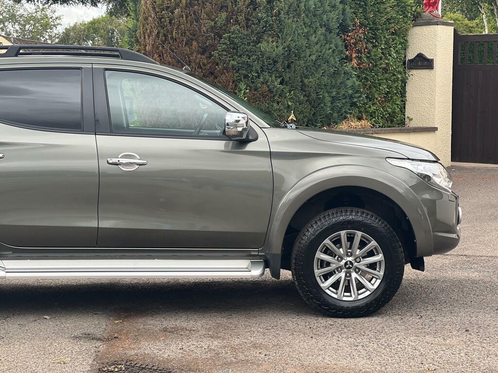 Mitsubishi L200 Pickup Blue #19