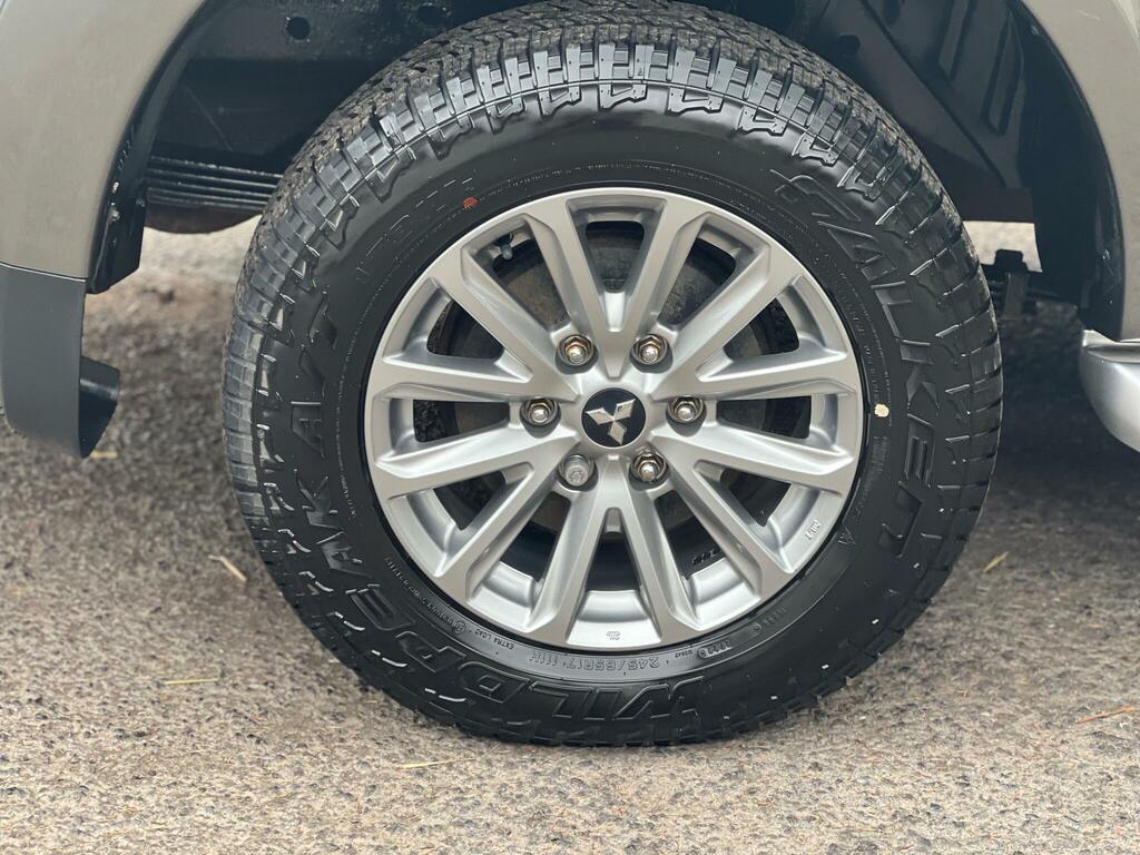 Mitsubishi L200 Pickup Blue #17