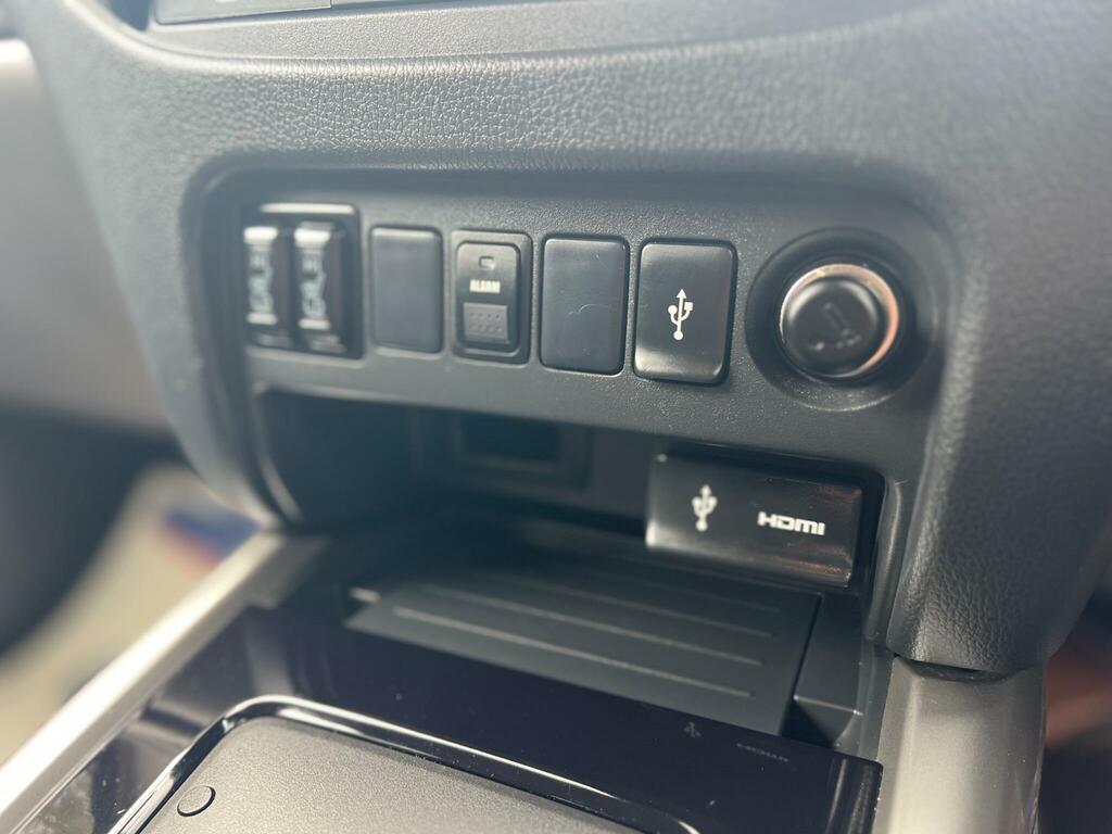 Mitsubishi L200 Pickup Blue #31
