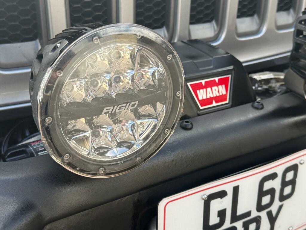 Jeep Wrangler 2.8L Night Eagle White #19