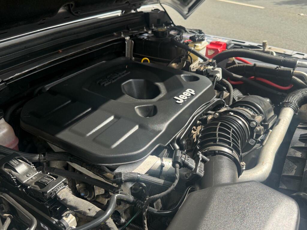 Jeep Wrangler 2.8L Night Eagle White #21