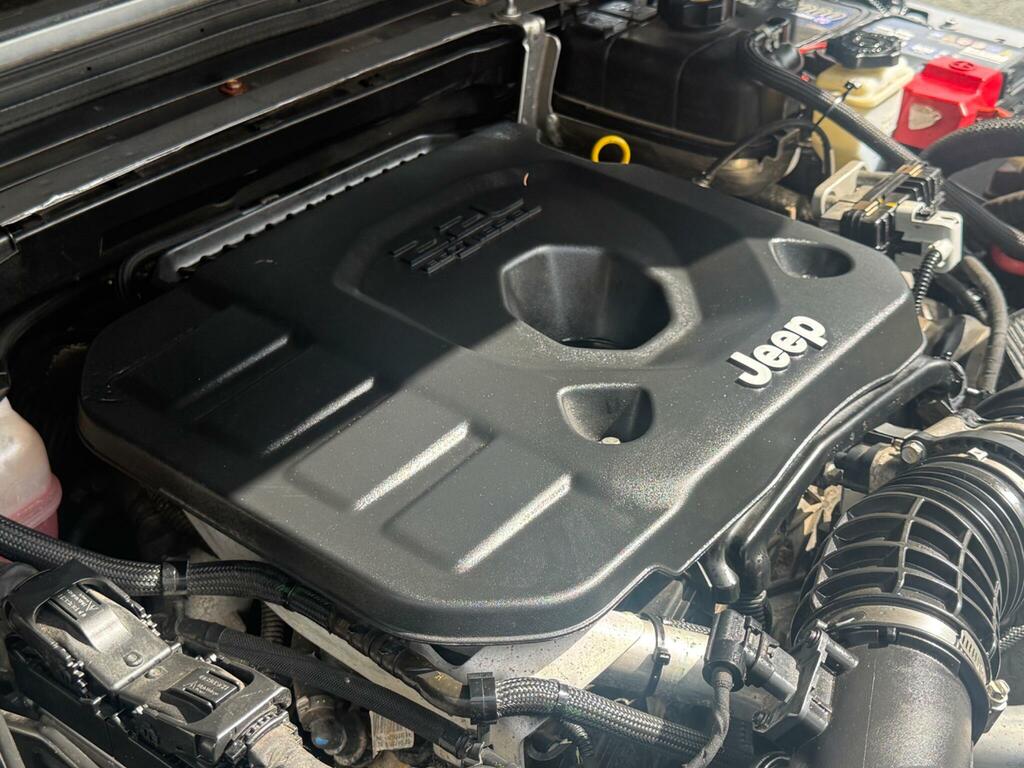 Jeep Wrangler 2.8L Night Eagle White #22
