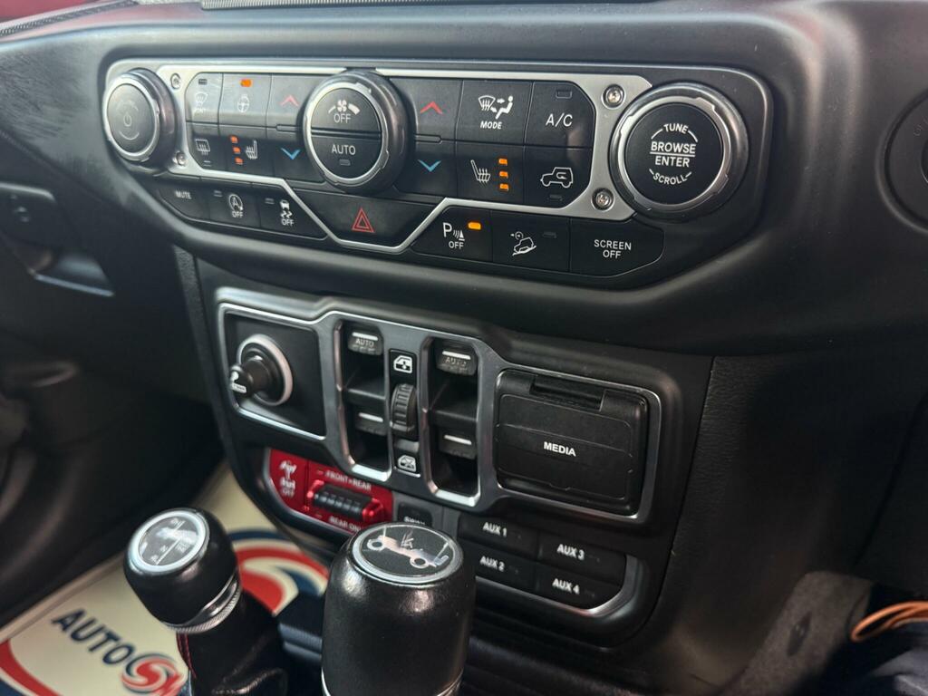 Jeep Wrangler 2.8L Night Eagle White #62