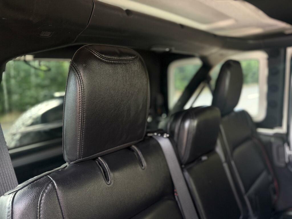 Jeep Wrangler 2.8L Night Eagle White #34