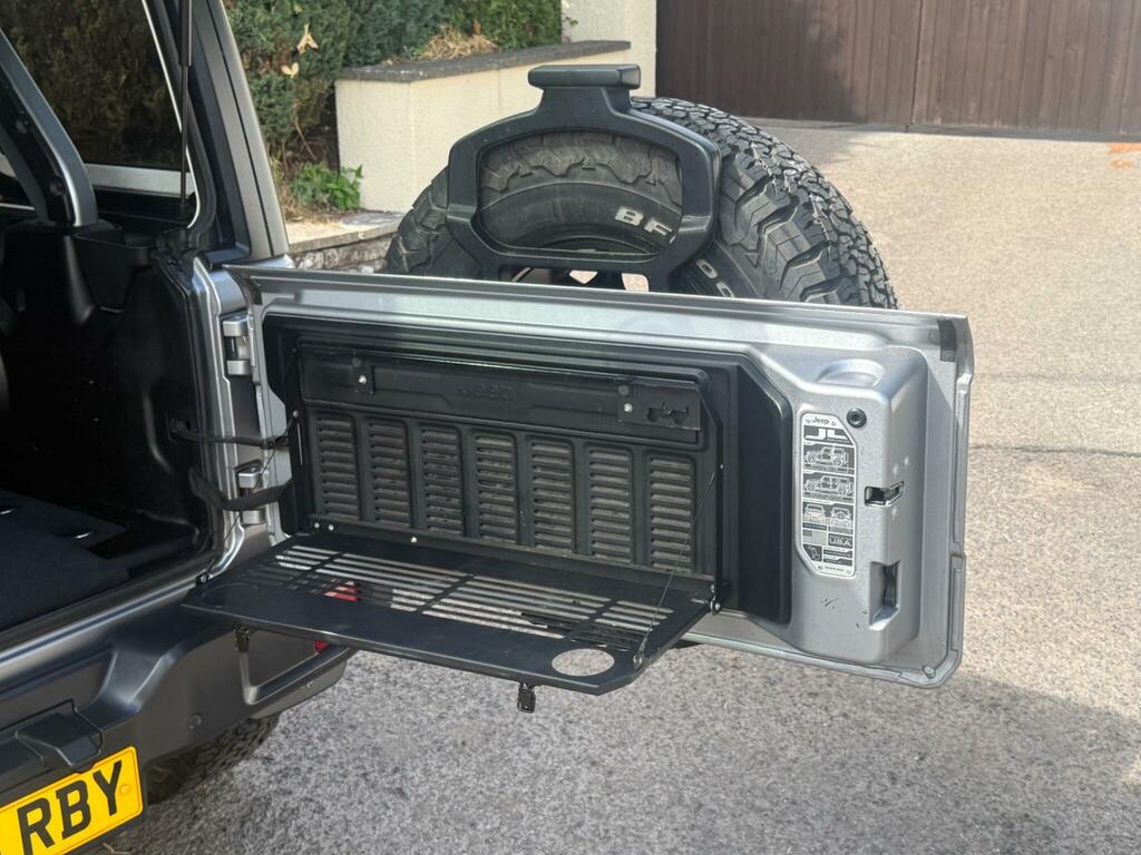 Jeep Wrangler 2.8L Night Eagle White #11
