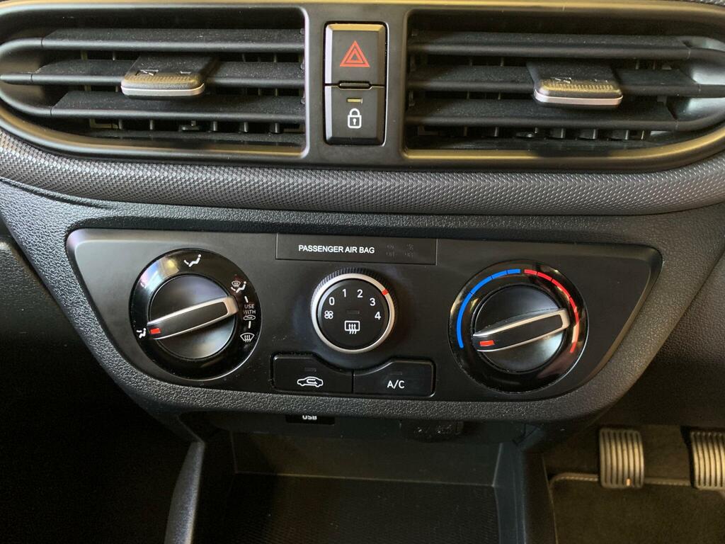 Hyundai I10 Hatchback Blue #26