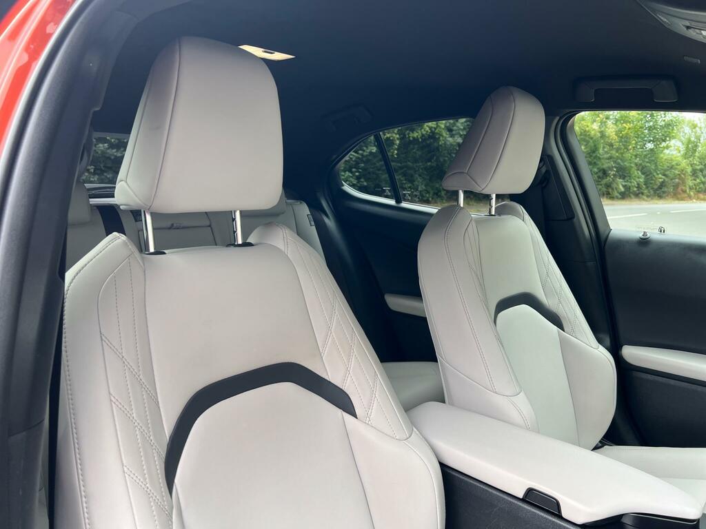 Lexus UX 250H 2.0  #27