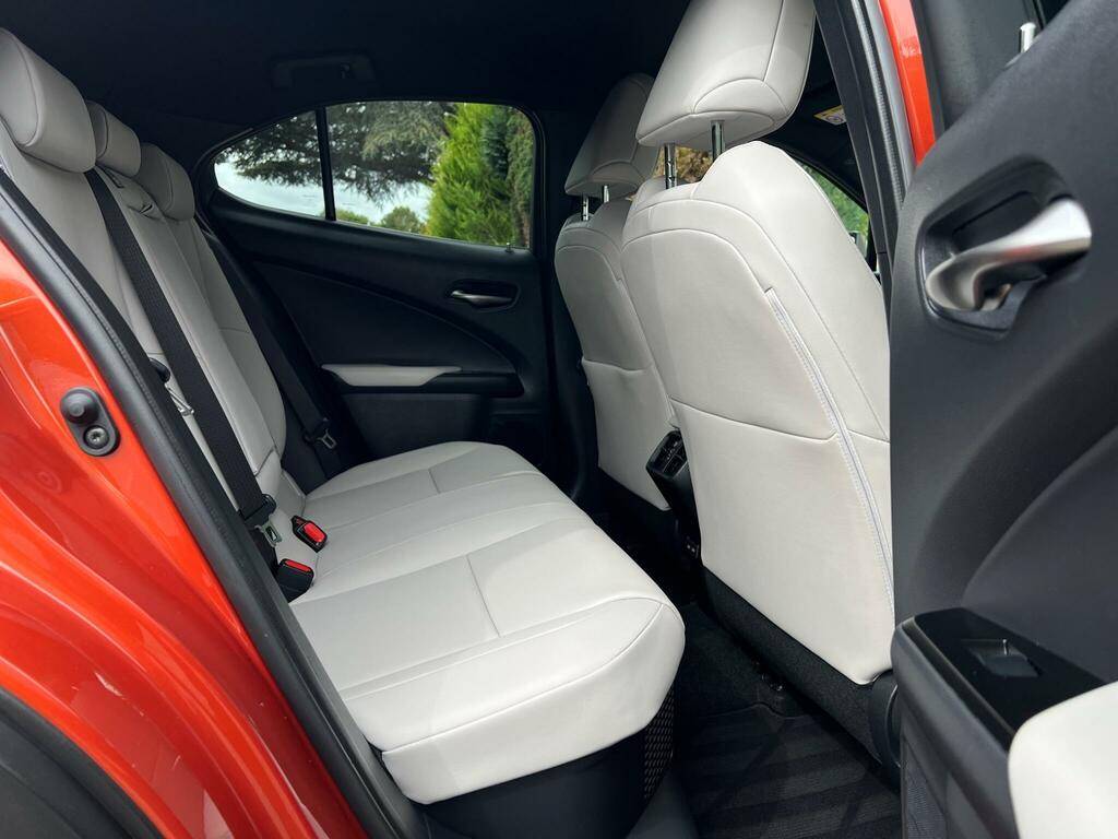 Lexus UX 250H 2.0  #28
