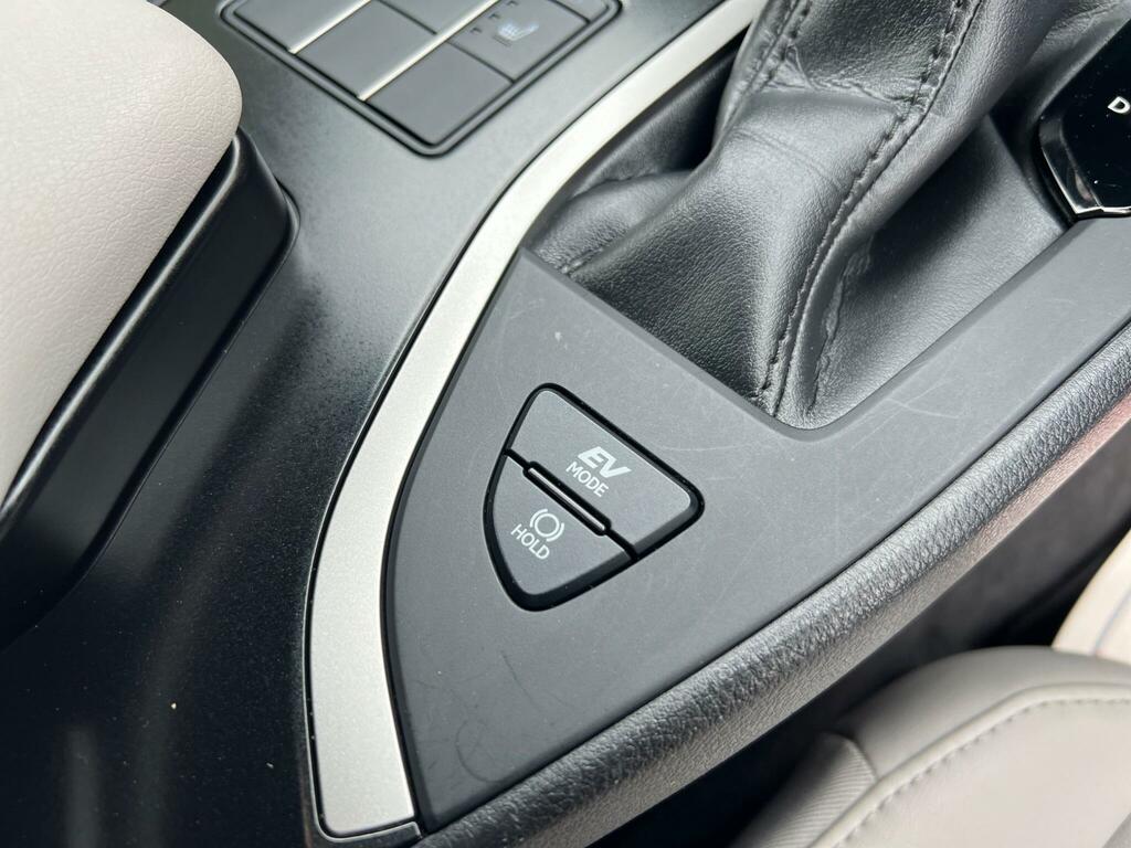 Lexus UX 250H 2.0  #38