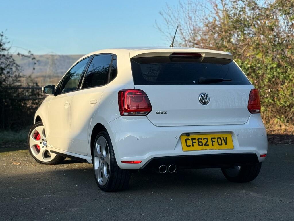 Volkswagen Polo Match Red #4