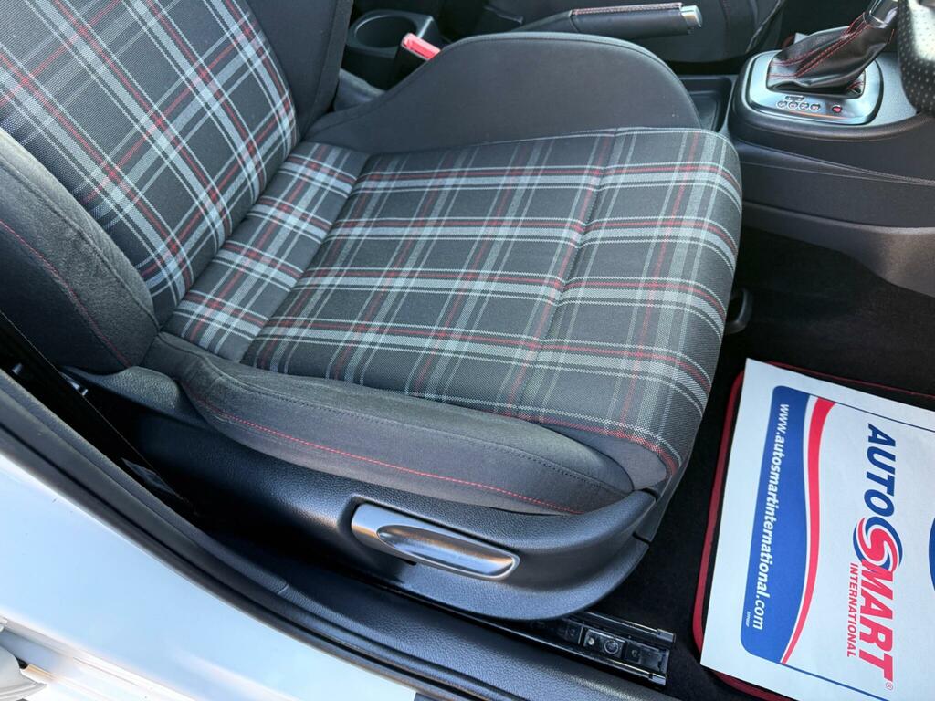 Volkswagen Polo Match Red #42