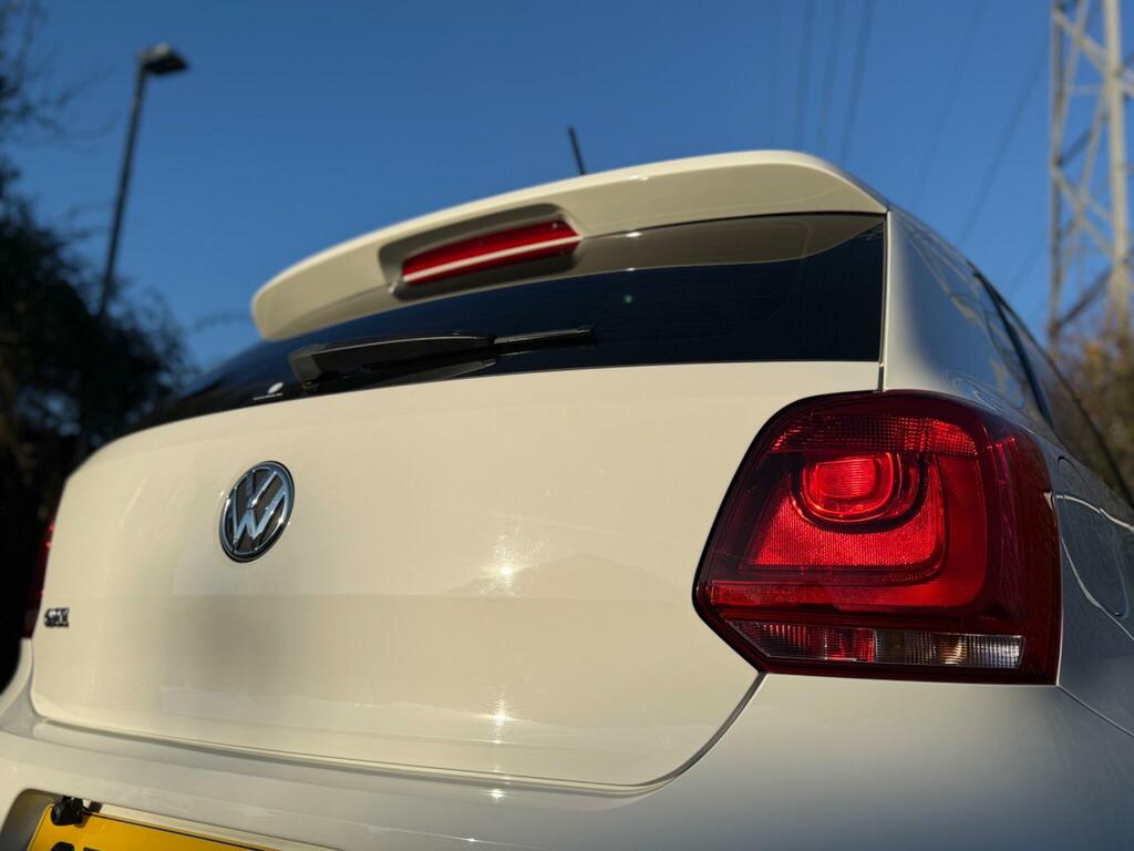 Volkswagen Polo Match Red #6