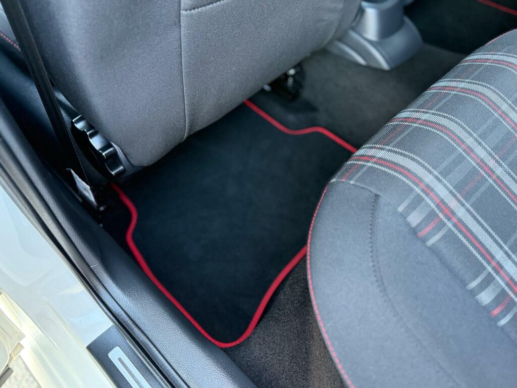 Volkswagen Polo Match Red #55