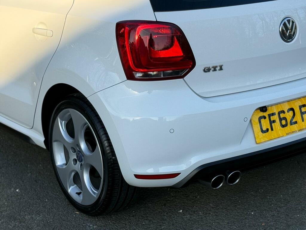 Volkswagen Polo Match Red #7