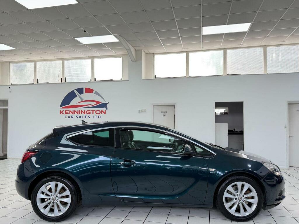 Vauxhall Astra GTC White #10