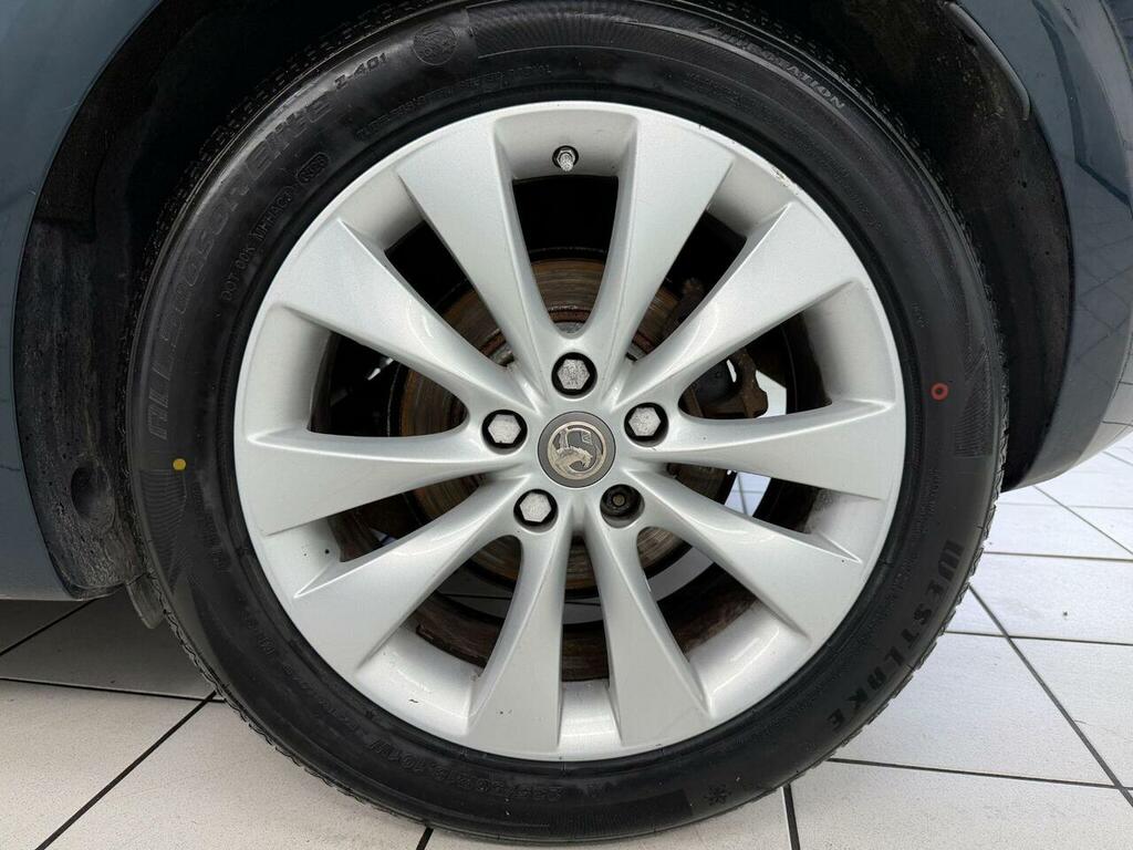 Vauxhall Astra GTC White #25