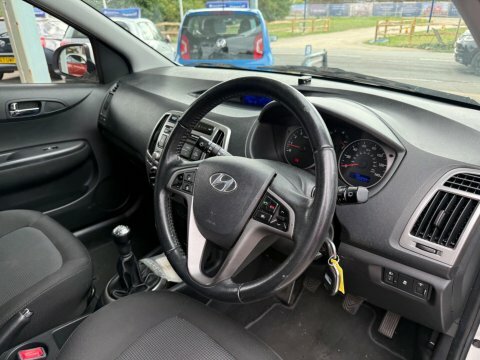 Hyundai I20 Hatchback White #10