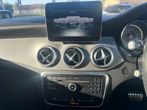 Mercedes-Benz GLA Class Gla 220 D  #9