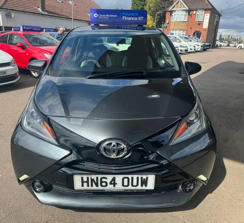 Toyota Aygo 1.0 Vvt-i X-play #2