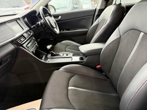 Kia Optima 1.7 Crdi Isg Gt-line S Dct White #31