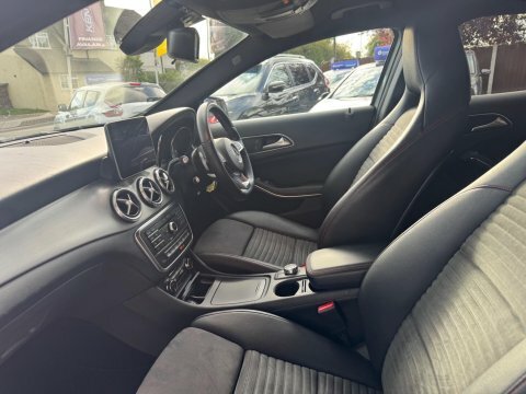 Mercedes-Benz GLA Class Gla 200D 4Matic Sport Premium Grey #23