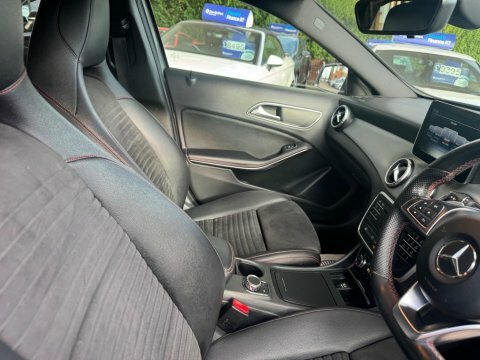 Mercedes-Benz GLA Class Gla 200D 4Matic Sport Premium Grey #19