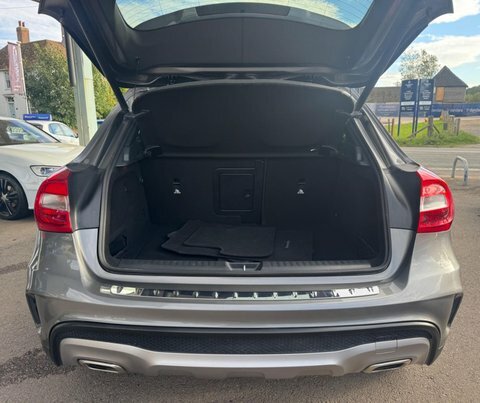 Mercedes-Benz GLA Class Gla 200D 4Matic Sport Premium Grey #24