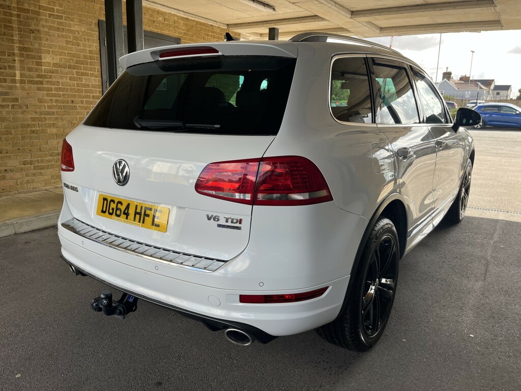 Volkswagen Touareg 3.0 Tdi V6 Bluemotion Tech R-line White #5