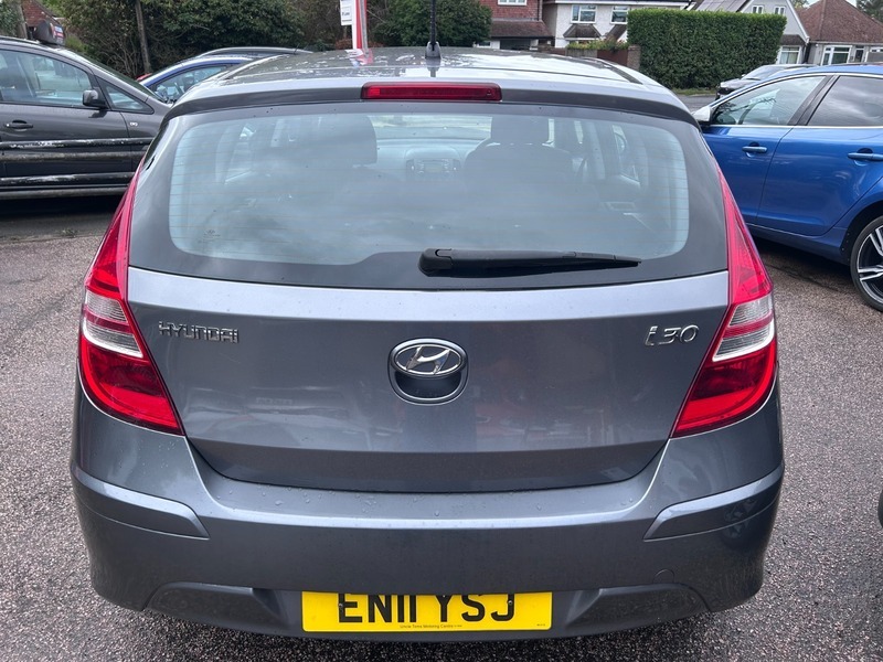Hyundai I30 Hatchback Red #8