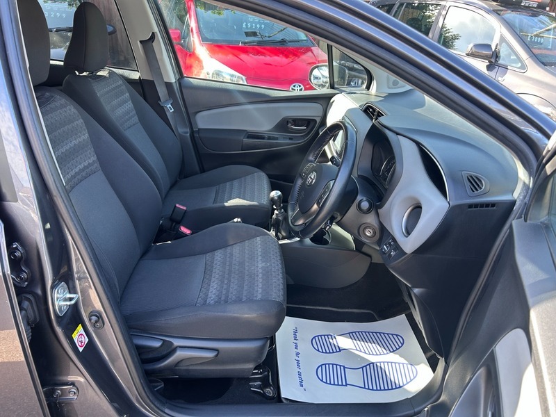 Toyota Yaris  Black #13
