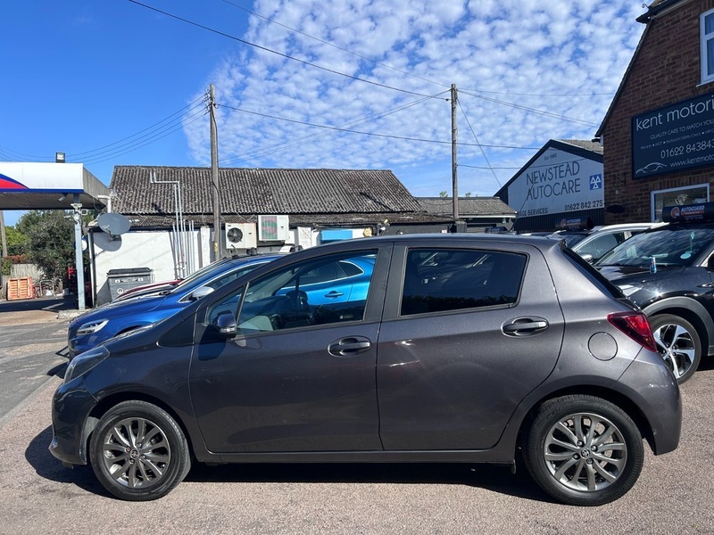 Toyota Yaris  Black #8