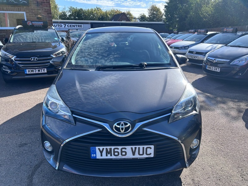 Toyota Yaris Vvt-i Icon Grey #2