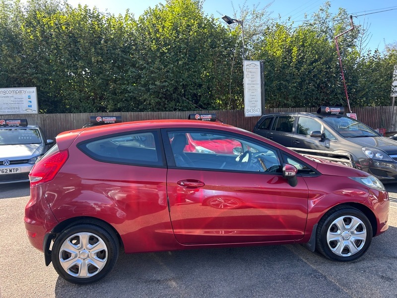 Ford Fiesta Style Red #4