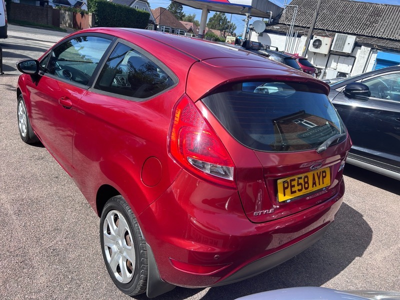 Ford Fiesta Style Red #6