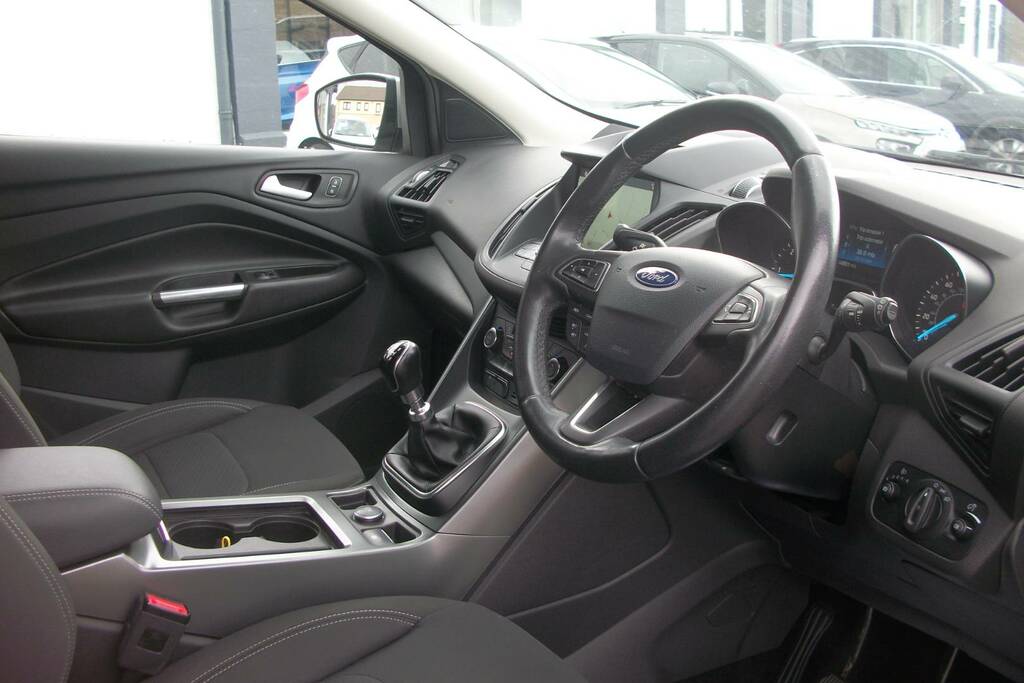 Ford Kuga 1.5 Tdci Zetec 2Wd SB18WMY Silver #2