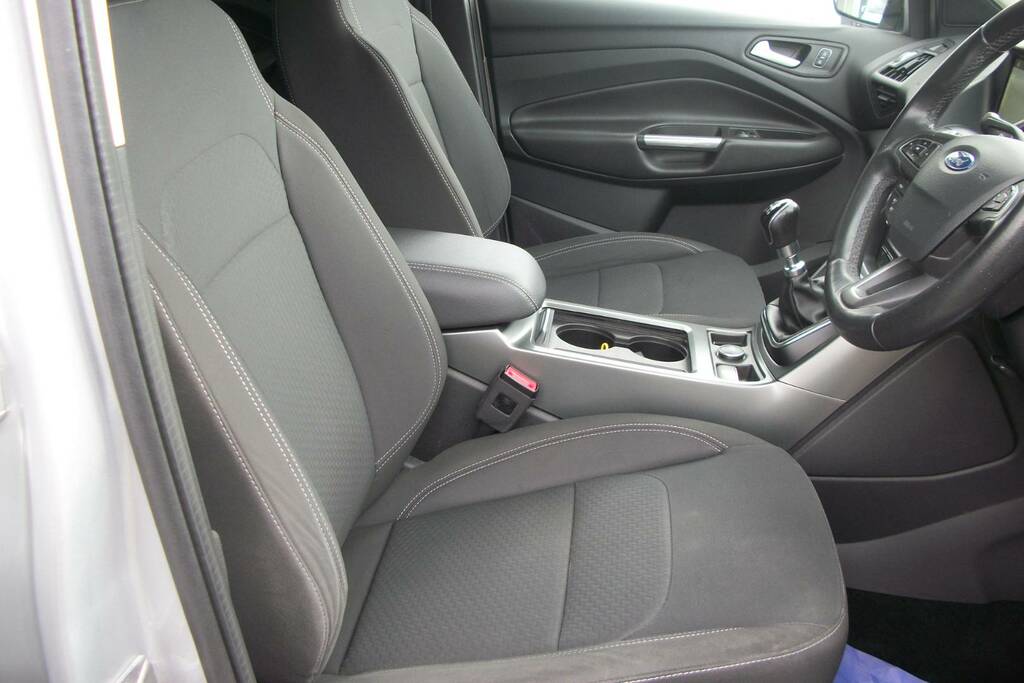 Ford Kuga 1.5 Tdci Zetec 2Wd SB18WMY Silver #3