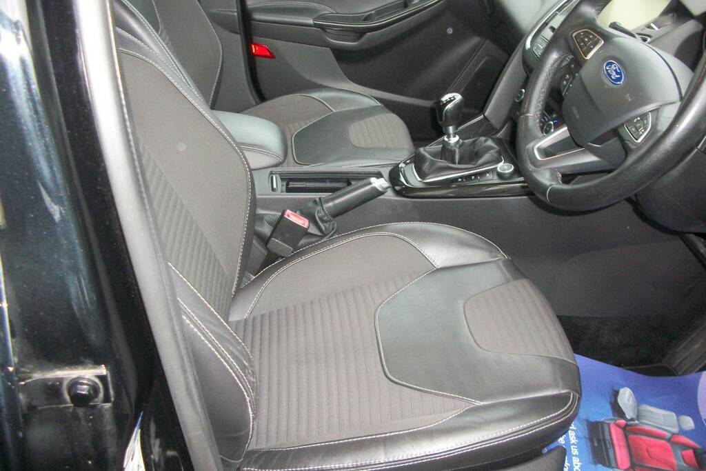 Ford Focus 1.5 Ecoboost 182 Titanium X Black #3