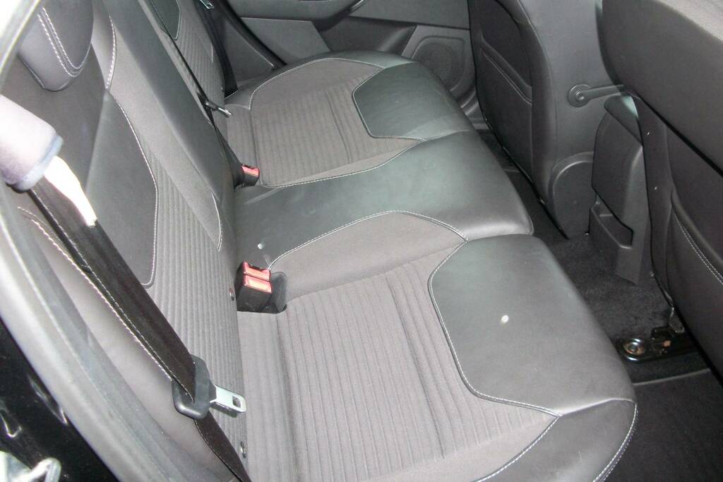 Ford Focus 1.5 Ecoboost 182 Titanium X Black #4