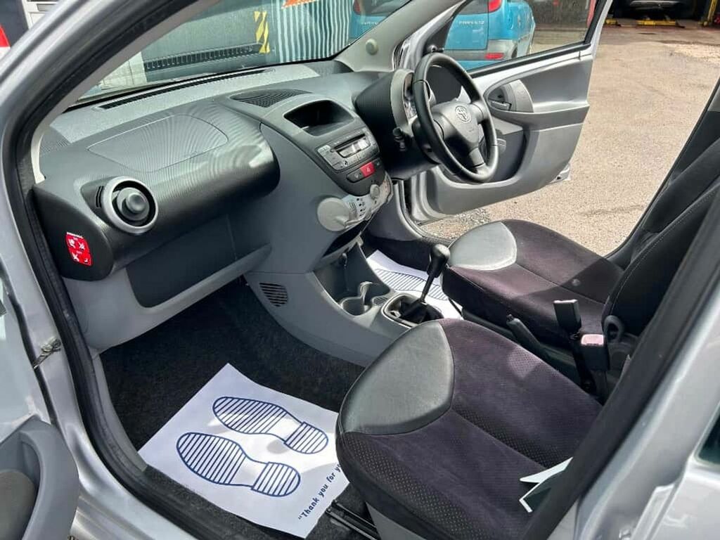 Toyota Aygo Hatchback Silver #11