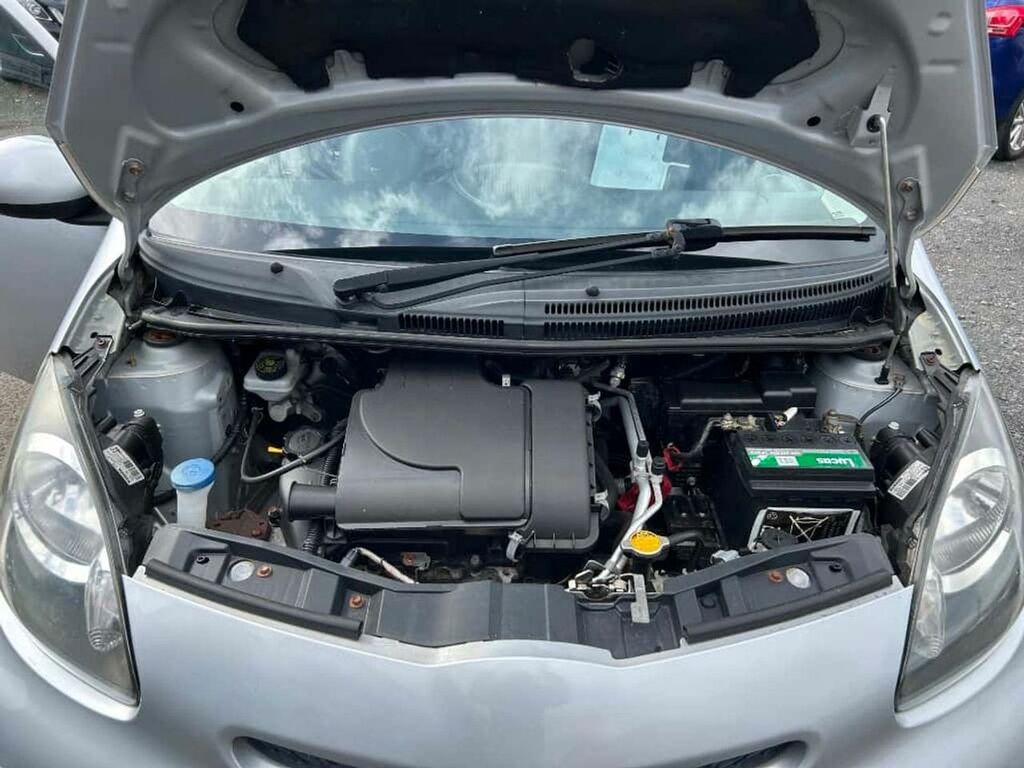 Toyota Aygo Hatchback Silver #12