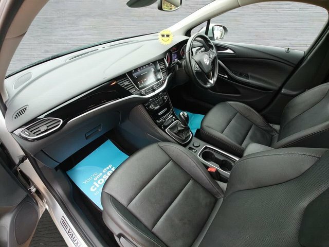 Vauxhall Astra Turbo Elite Nav Hatchback DU17VZY Silver #3