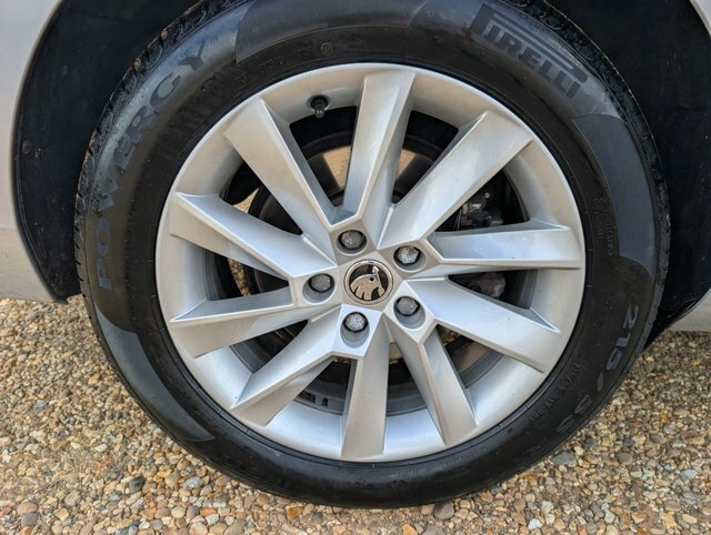 Skoda Superb 1.5 Tsi Se L Dsg Green #46