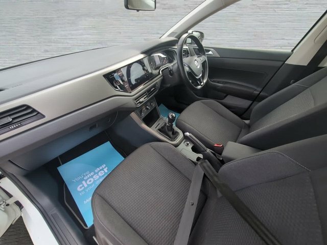 Volkswagen Polo Se Hatchback White #3