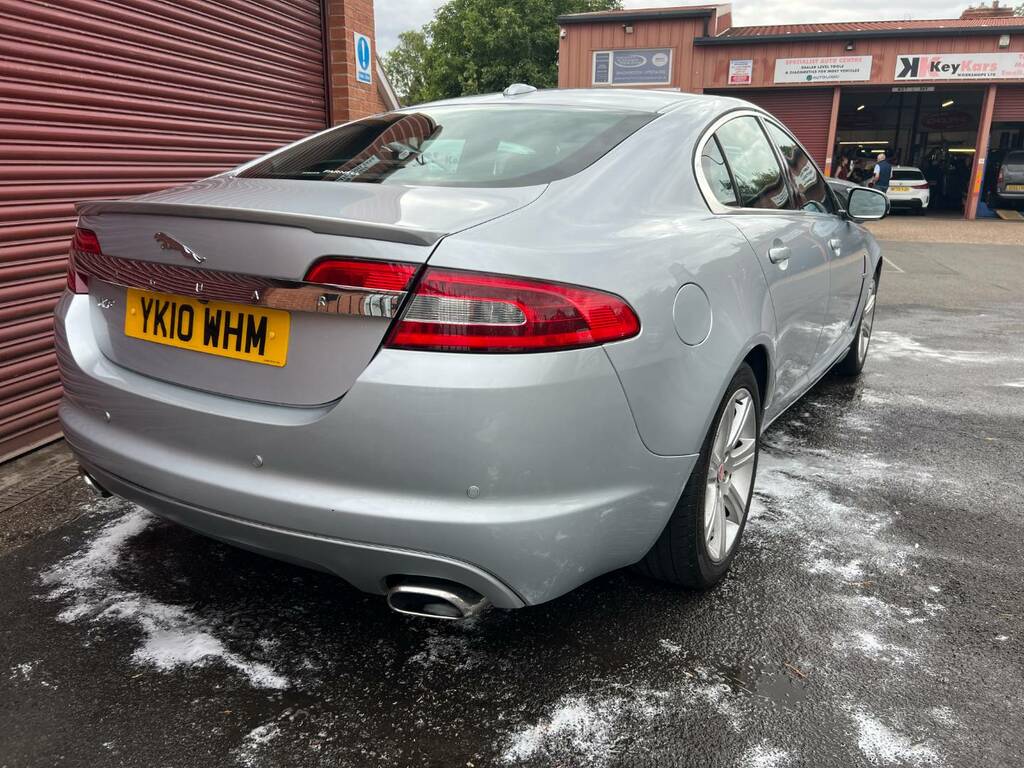 Jaguar XF 3.0D V6 Luxury Silver #6