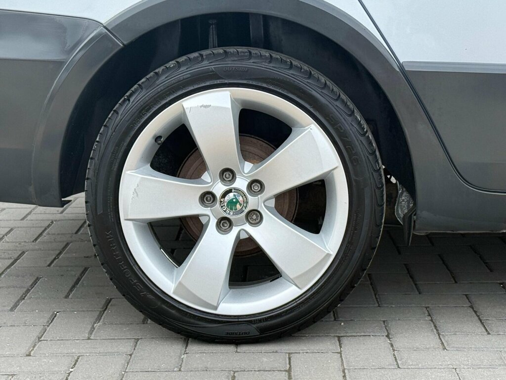 Skoda Fabia 1.2 Htp 6V 1 Red #10