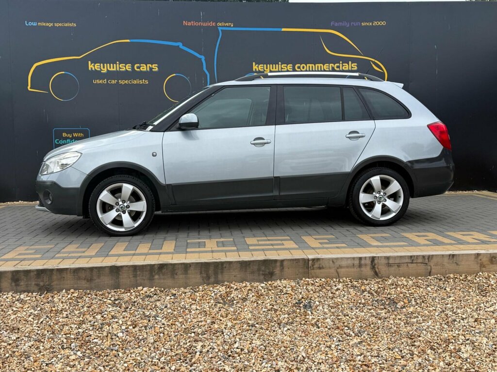 Skoda Fabia 1.6 Tdi Scout Euro 5 Blue #2