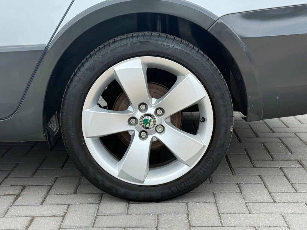 Skoda Fabia 1.2 Htp 6V 1 Red #11